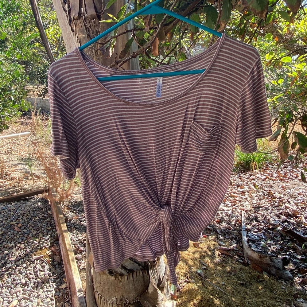 Loose tie-up shirt